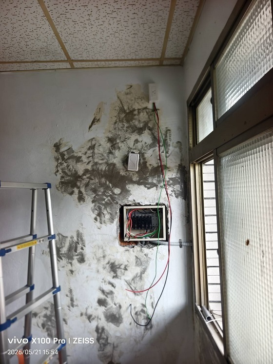 �������q����